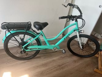 E-Lux Newporter Bike, older model, 26”, aqua, really nice ride, just too big for me, just over 200 miles, trade