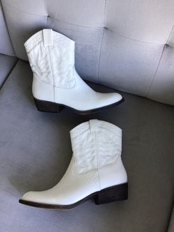BRAND NEW white  western boots Womens size 9.5