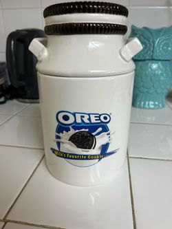 Oreo cookie jar