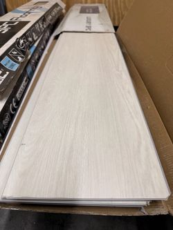 Luxury SPC flooring 18.75 sqft