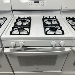 GE Gas Stove Four Burners Regular White Color 