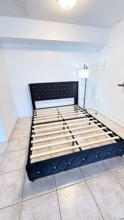 Cama Queen