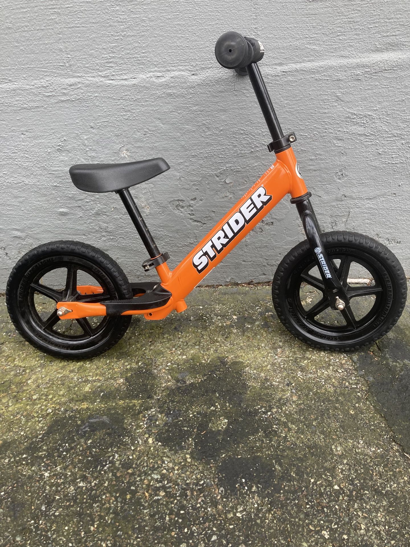 STRIDER orange 12” Balance Bike. MINT!
