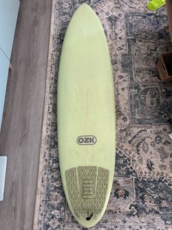5’9” High Performance Shortboard