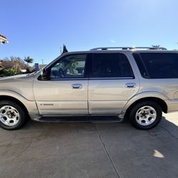 2001 Lincoln Navigator V8 