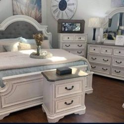 In Stock Available Ashley Realyn Bedroom Set (QB, Dresser, Mirror, Nightstand)