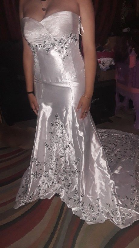 Beautiful wedding Dress