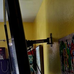 Vizio 48 Inch TV And Full Motion Wall Mount 