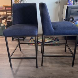 Bar Stool (2 chairs ) 