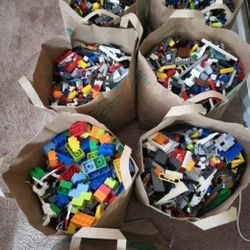 Assorted Legos 
