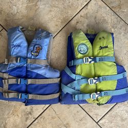 Set Of Kids Life Vests 26–29 Chest 50 To 90 Pounds $10 For Pr