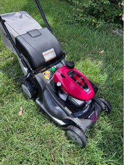 BRAND NEW HONDA HRX-217 /200cc (HRX217K6HYAA/GJAVA1880271/SERIAL # MAMA-1740494)TWIN BLADE /STOP BLADE CONTROL SYSTEM, XENOY DECK NEVER GER RUST, DENT
