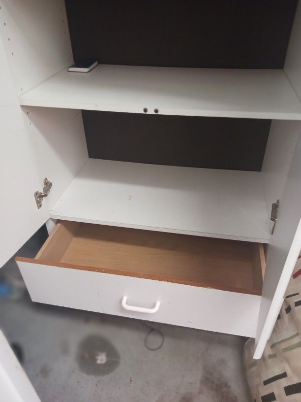 White upright Dresser 