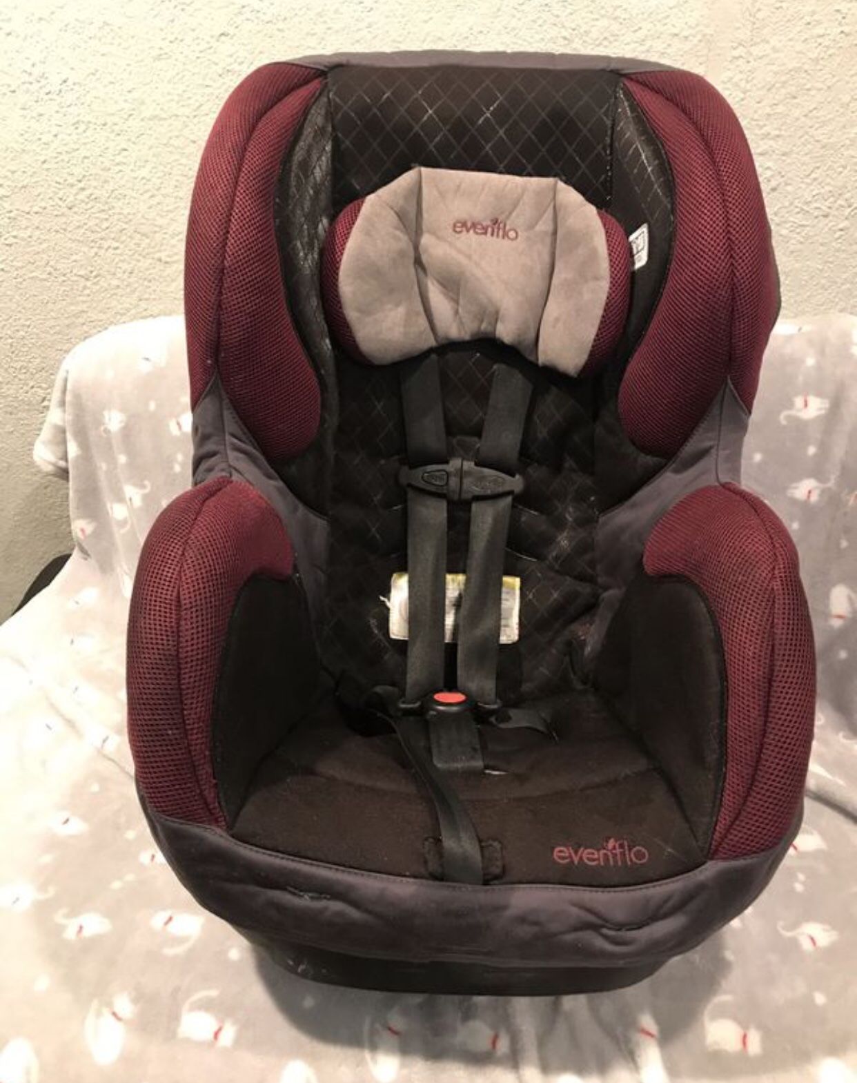 Evenflo convertible car seat