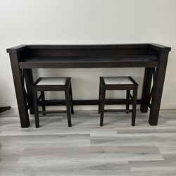 Bar With Stools / Shelve / Breakfast Nook