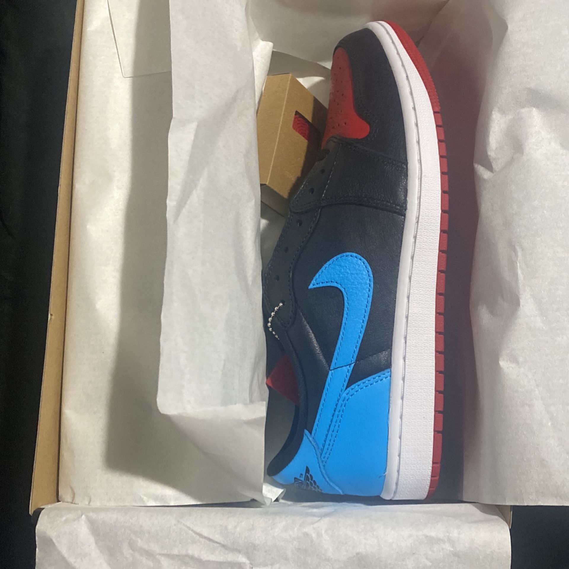 Jordan 1 Low “CHI To NC” Size 10