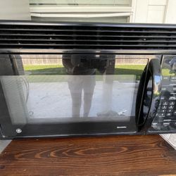 GE Black Kitchen Microwave 