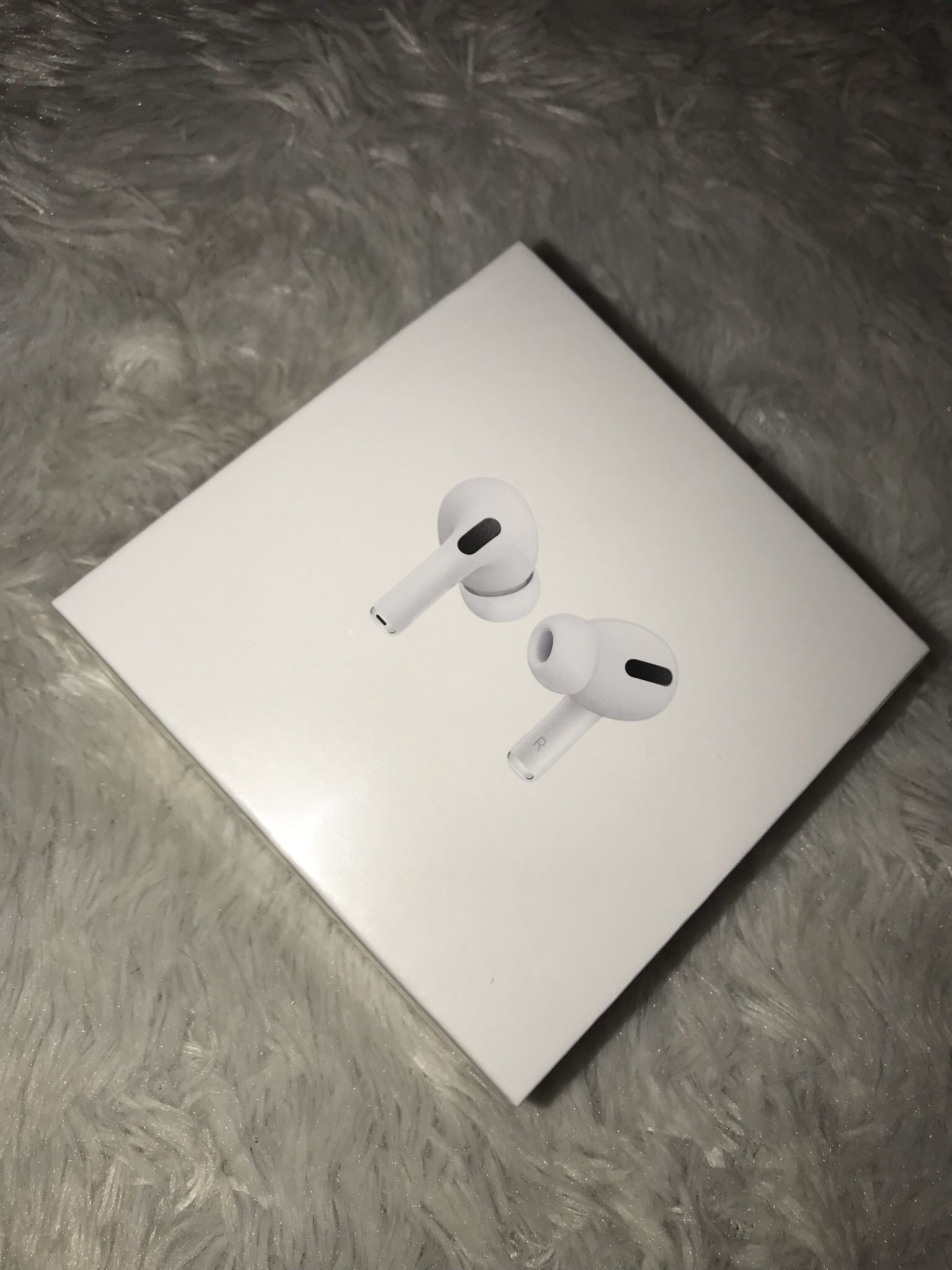 APPLE AIR POD PROS/ AIR PODS/ HEADPHONES/  NOISE CANCELLATION/ APPLE EARPHONES/ EARBUDS/ WIRELESS HEADPHONES 