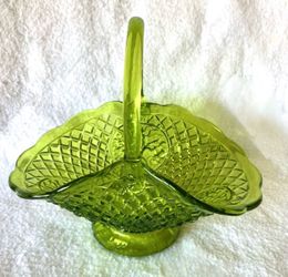 Vintage large Indiana glass basket
