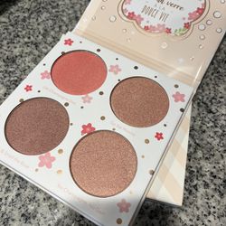 Blush Palette Beauty Bakerie Never Used Retails For $38 At Ulta Beauty 