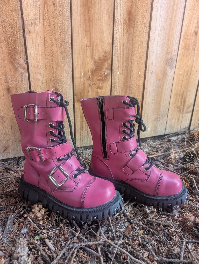 T.U.K Boots Sz 7