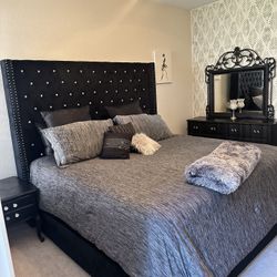 King Size Bedroom Furniture Set – Bed Frame, Dresser w/ Mirror & 2 Nightstands