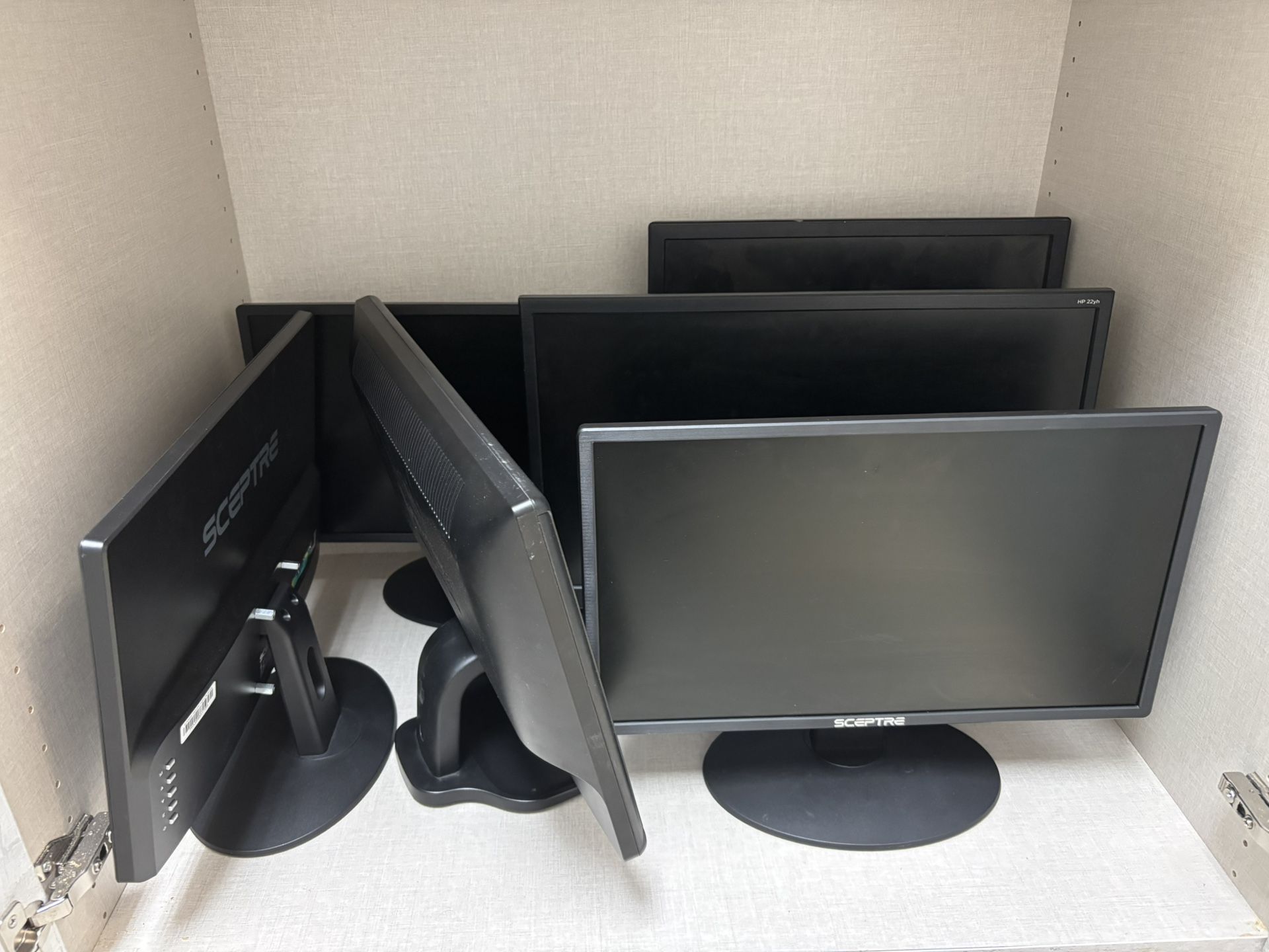 Monitor / Computer Screen 