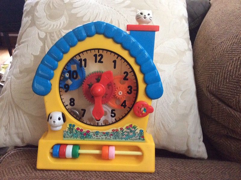 Vintage 1970's Redbox clock great for teaching time