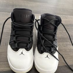Kid Jordan Max Aura Black/White