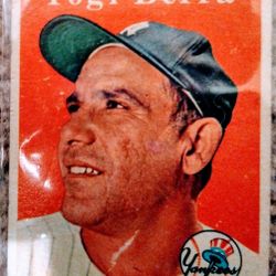 Authentic 1958 Topps #370 Yogi Berra New York Yankees