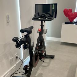 PELOTON  Bike 