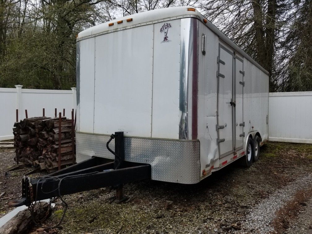 ENCLOSED TRAILER