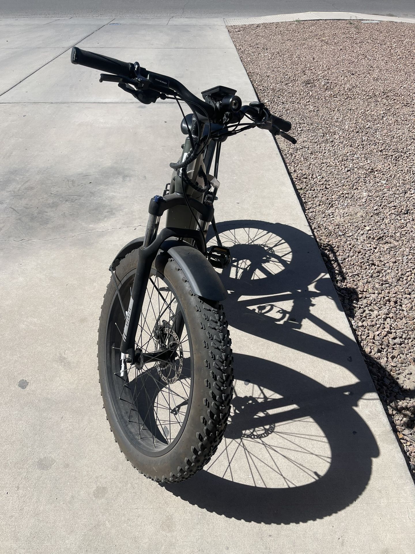 E Bike Aventon Aventure 2