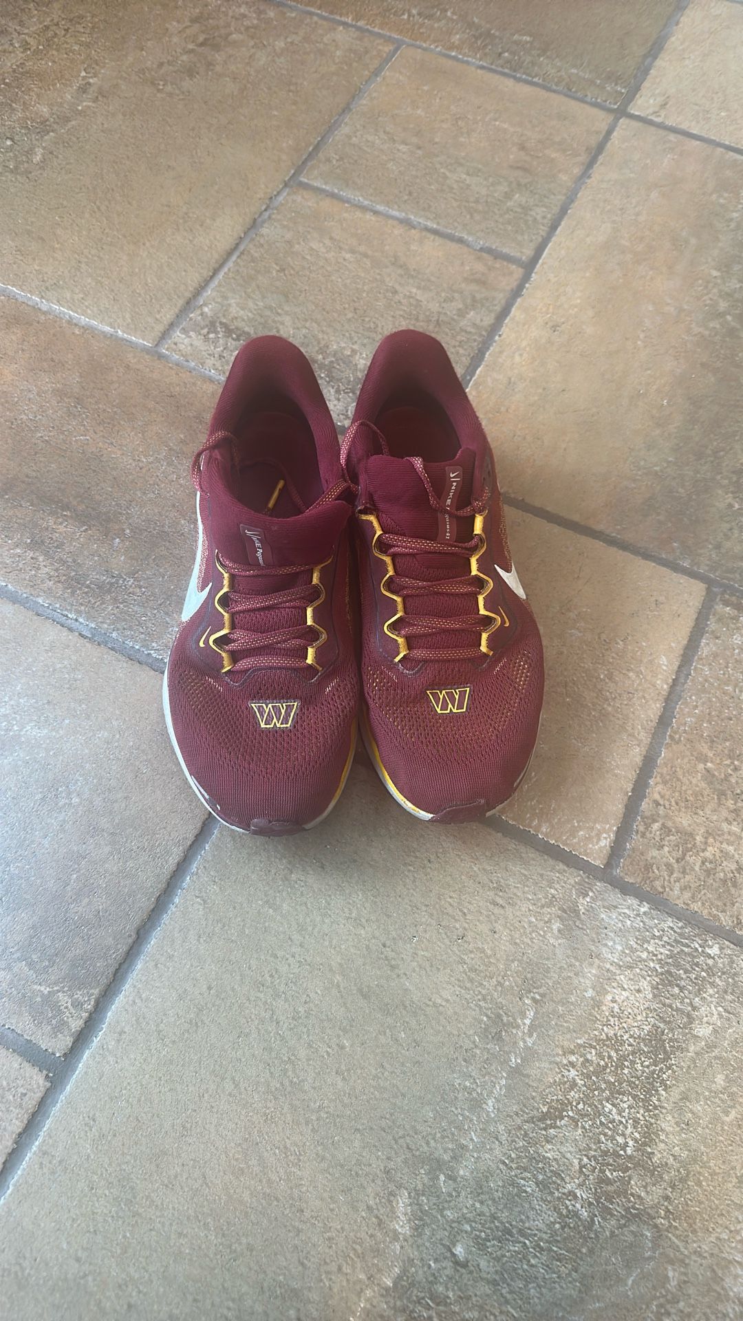 Nike Pegasus Washington Commanders Size 7 Shoes