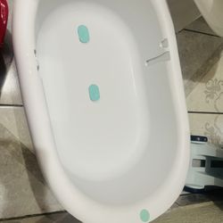 Frida Baby Tub