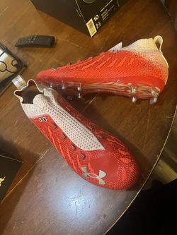 UNDER ARMOUR SPOTLIGHT LUX MC FOOTBALL CLEATS