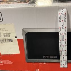 Black Decker 0.9 C u. Ft. Microwave Oven New From Macy’s 