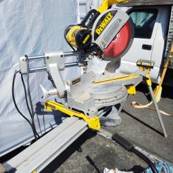 DeWalt 15 amps 12 in. Corded Dual-Bevel Sliding Compound Miter Saw