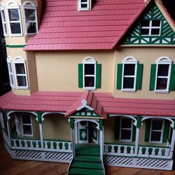Barrington Dollhouse For Kids