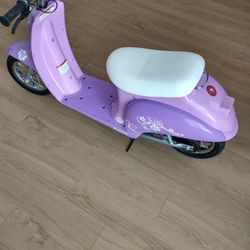 Razor Scooter Kiki Edition Brand New Put Together Still Available