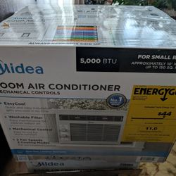 Midea 5,000 BTU 150 Sq ft Mechanical Window Air Conditioner 