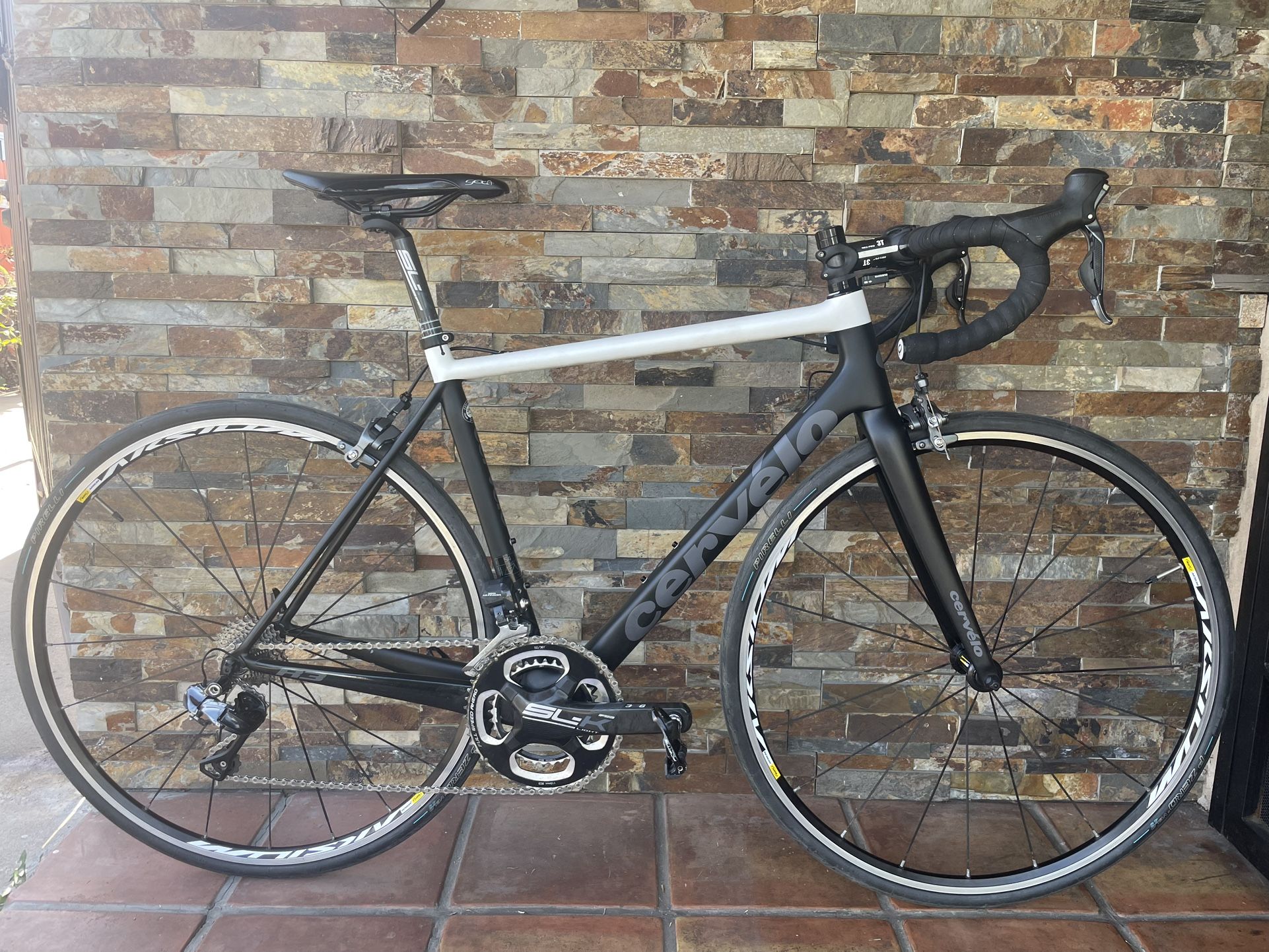 Cervelo R3 Performance Road Bike