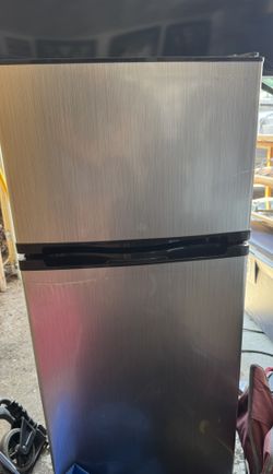 Dorm Room Refrigerator/Freezer