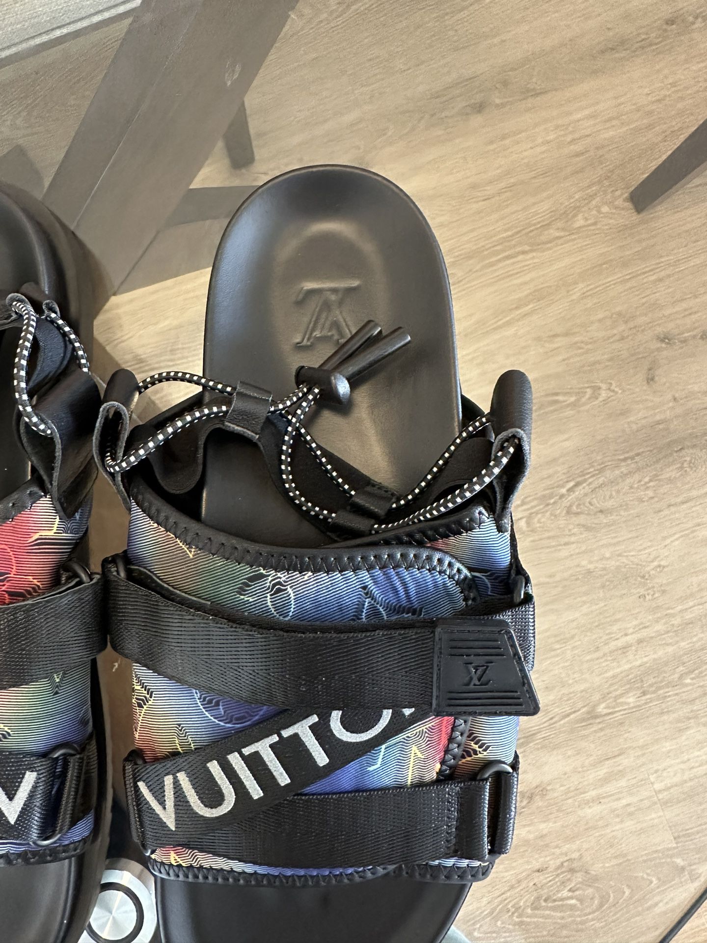 Luxe Slippers LV Sherpa Slides for Sale in Corona, CA - OfferUp