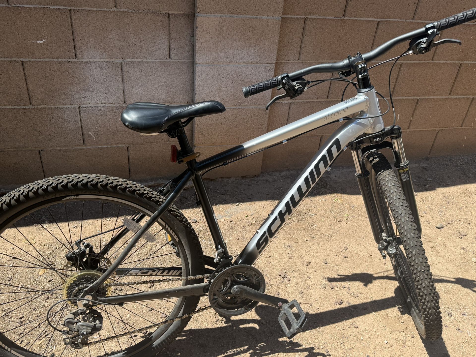 🚲 Like-New Bicycle – Hardly Used – Great Deal!