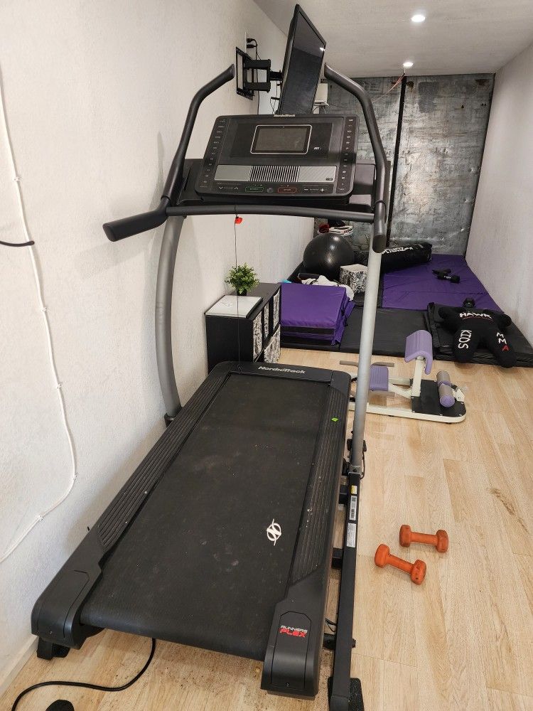 Nordictrack Commercial X11 Treadmill