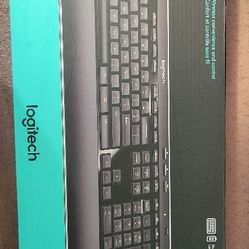 Logitech Wireless Keybaord Combo MK520