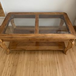 Coffee Table VERY GOOD CONDITION 