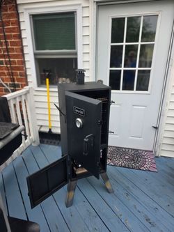 🔥 Dyna-Glo 36" Vertical Charcoal Smoker + Cover + Hickory Wood Chunks