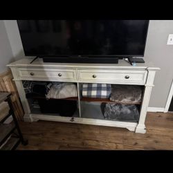 Tv stand